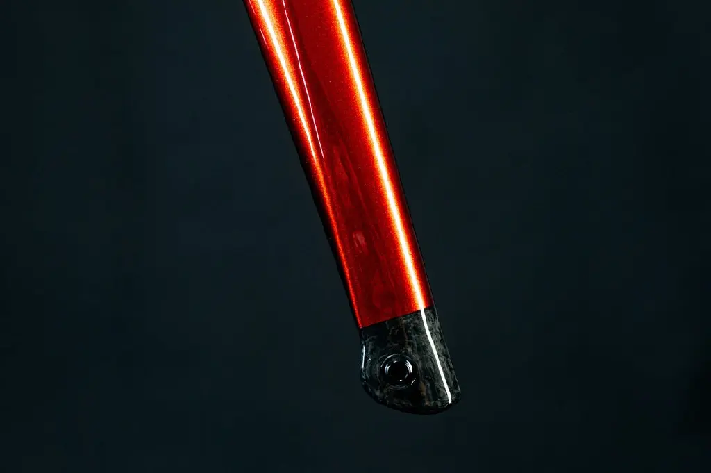 scylon-pdp-brilliant-red-3_0e7a0b40-dbd9-463a-9c58-984c9d3c9119.webp